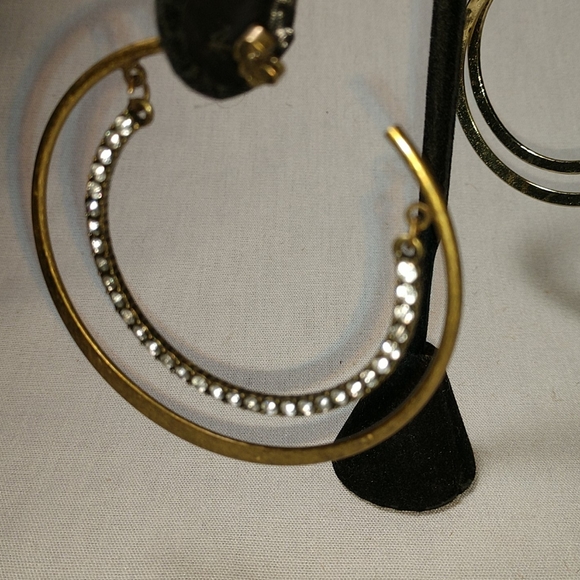 Vintage Set of Two Hoop Pierced Earrings - Picture 3 of 8